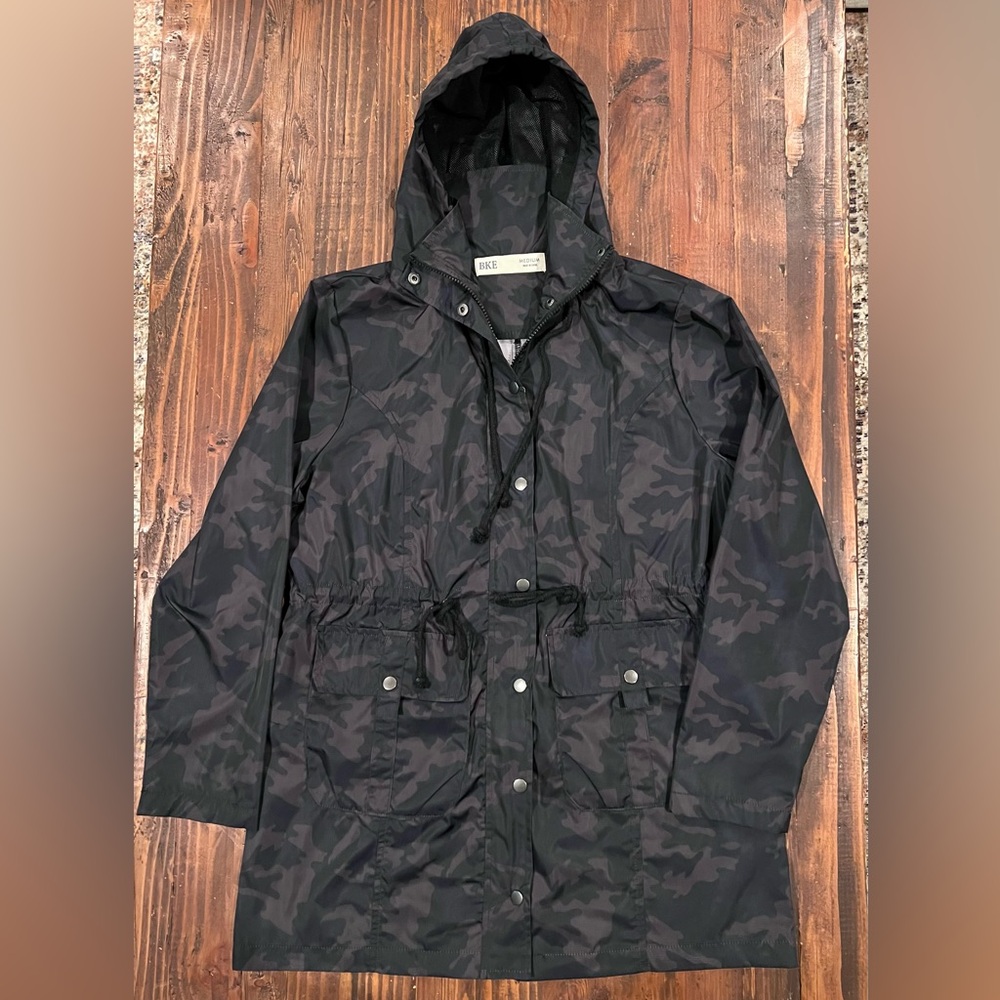 Women’s Black Camo Nylon Hooded Jacket Size M